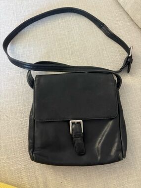 Classic Black Leather Messenger Bag - Unbranded